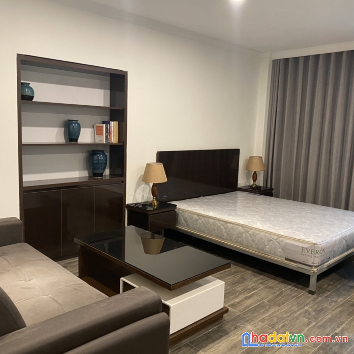 Bán nhà mặt phố yên hoa gần ks thắng lợi, giá tốt, dt 105m2,