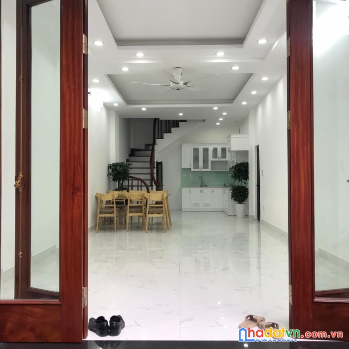 Nhà đẹp ở luôn phố phúc lợi, 43mx5 tầng, giá chỉ 3,4 tỷ