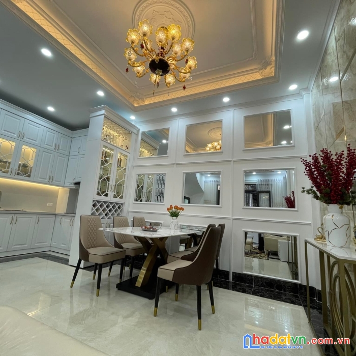 Bán nhà phố hoàng cầu, lô góc 3 thoáng, ô tô tránh, 92m2 x 4 tầng, 45 tỷ