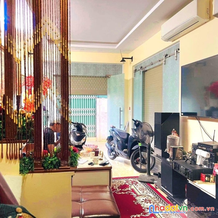 Bán cực gấp nhà phố trạm, 40m2, 5t, an sinh đỉnh, nhỉnh 3 tỷ