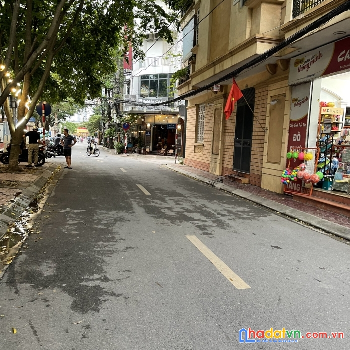 Bán nhà đẹp, ở ngay phố nghĩa đô-cầu giấy,43mx4t, chỉ 8.39 tỷ