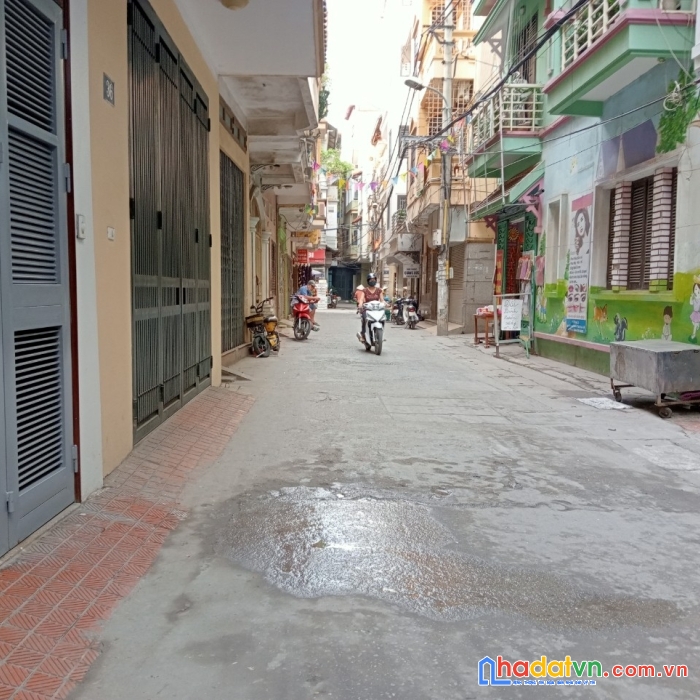 Bán nhà phố hoàng văn thái, 100m2, phân lô, ôtô tránh, mt5m, giá 12,8tỷ.