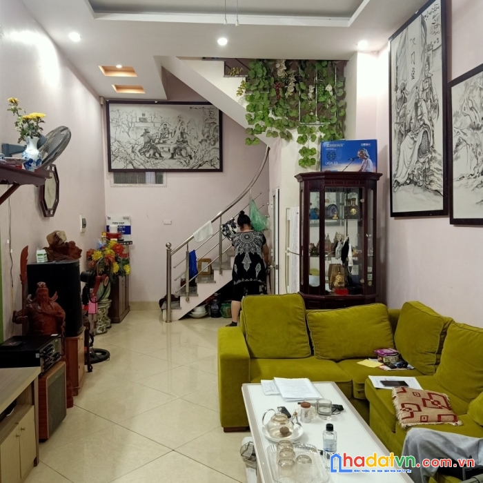 Bán nhà hoàng hoa thám, ô tô đỗ cửa, 35m2, 4m, giá nhỉnh 5 tỷ
