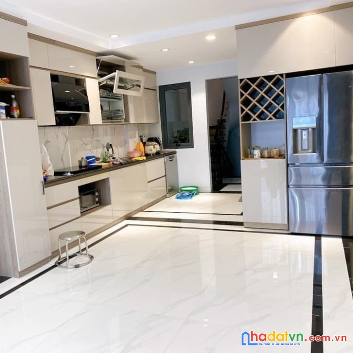 Trung tâm đđ kinh doanh vp phân lô thang máy  ôtô đỗ cửa  ngõ giếng. đđ  63m x 7tầng   giá 15.5 tỷ