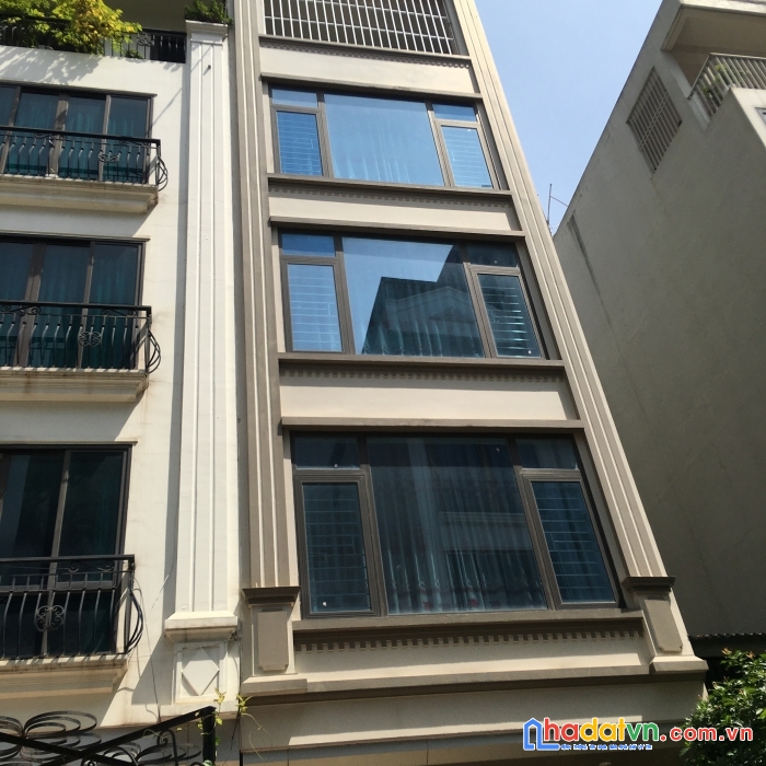 Nhà liền kề ngô thì nhậm 45m2 5 tầng 6,8 tỷ ô tô vios vào nhà, tặng nội thất toàn gỗ cực chất