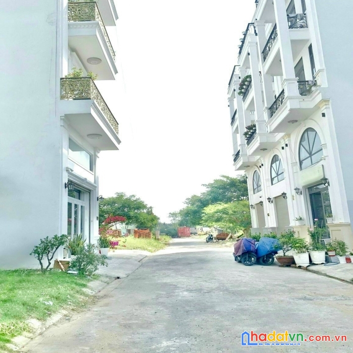 Bán 3 lô đất đã tách ra 3 sổ sổ khu dân cư hoàng quốc việt