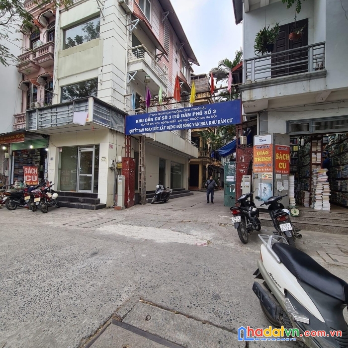 Bán nhà trần quốc hoàn 9.9 tỷ x 36m2, mt 9m. lô góc 3 thoáng, gần phố.
