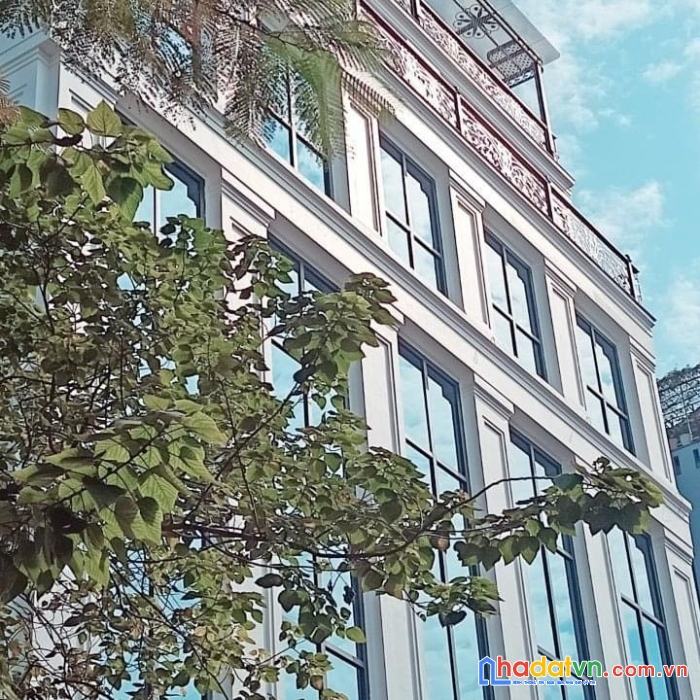 Bán tòa building mặt phố võng thị 220m - siêu phẩm có một không hai- mặt phố