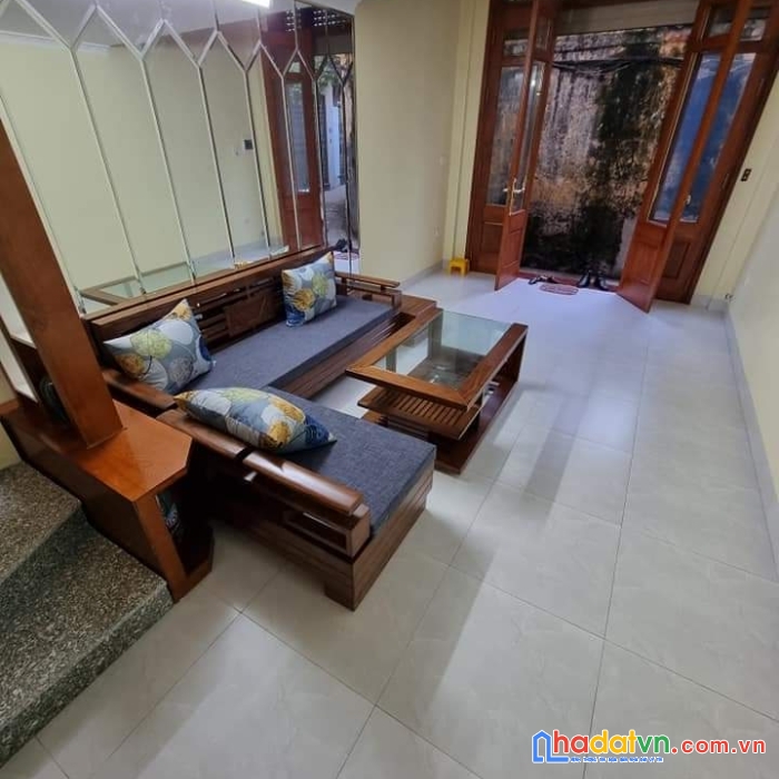 Bán nhà cát linh mới xây, ô tô đỗ cổng