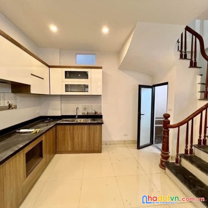 Nhà đẹp - thang máy - gara ô tô 
hoàng văn thái 47m2 11.3 tỷ