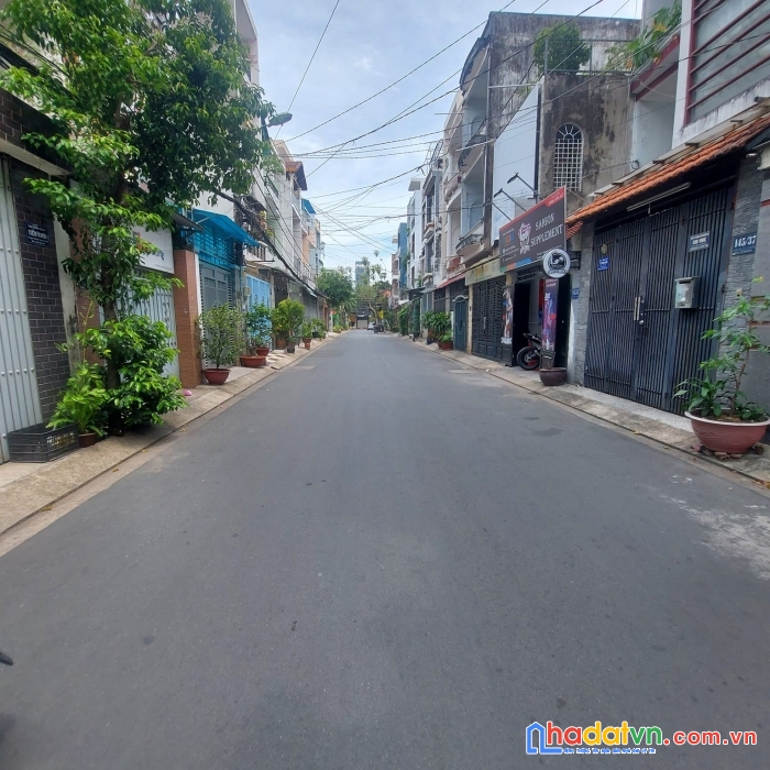 Bán nhà hxh thống nhất- ngang 4.5 cực hiếm- xe hơi đậu cửa