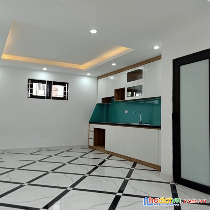 Bán nhà mới, lô góc, ô tô vào nhà, kinh doanh, ngõ thông, mặt tiền 5m, giá chưa đến 3 tỷ