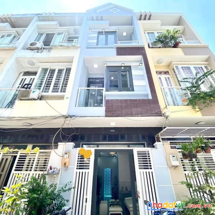 Bánh  nha pạn hữu lầu,xe hơi đến nhà,vị trí cực đẹp,3 lầu chỉ 3,1 tỷ