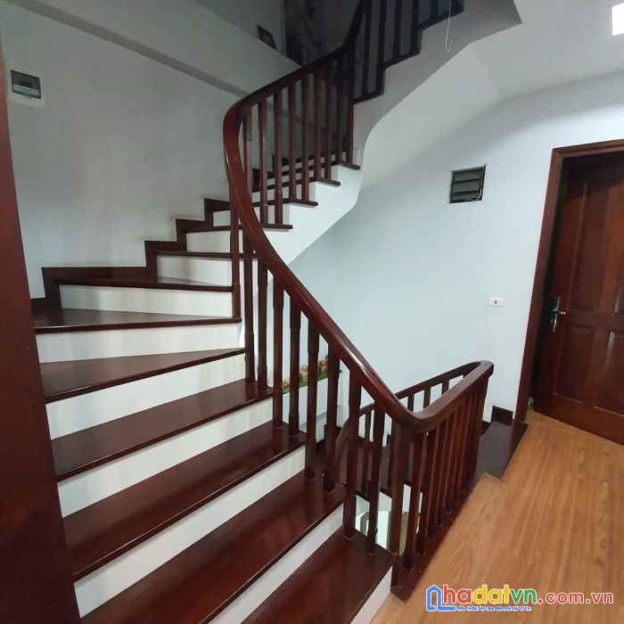 Bán nhà đào tấn 65 m x 5 tầng, nhỉnh 8 tỷ. ngõ rộng, chỉ 10m ra ô tô