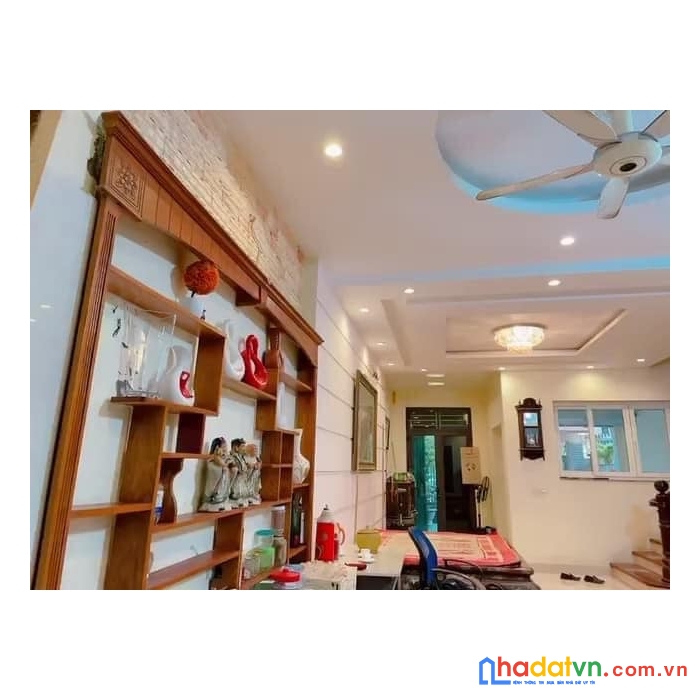 Bán nhà đức giang dt52m 5t mt4 giá 6.1 tỷ, đường kinh doanh ô tô tránh