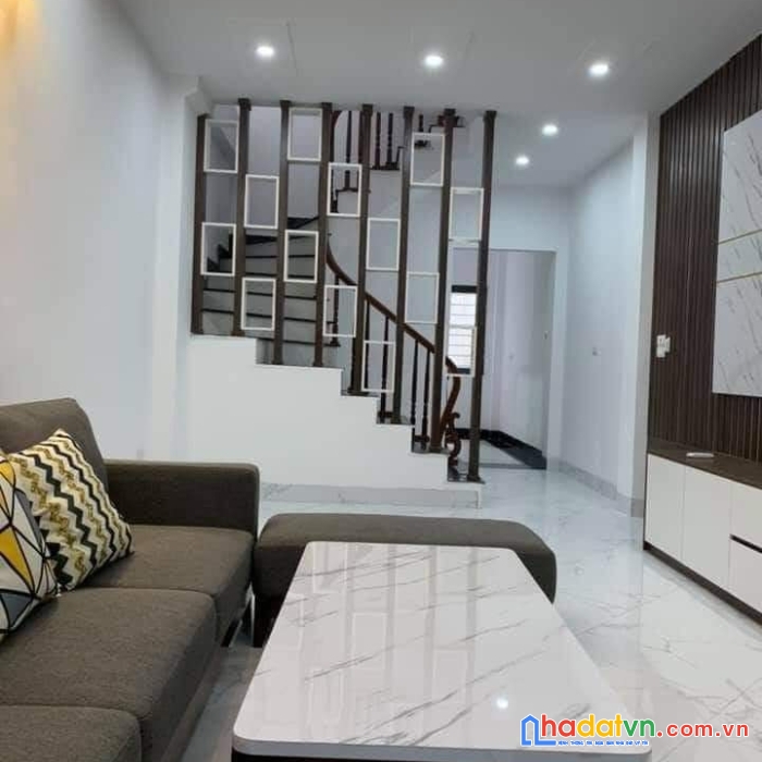 Cần tiền bán gấp nhà khương trung 5 tầng, 42m2, nội thất đẹp, ở sướng. nhỉnh 4 tỷ.