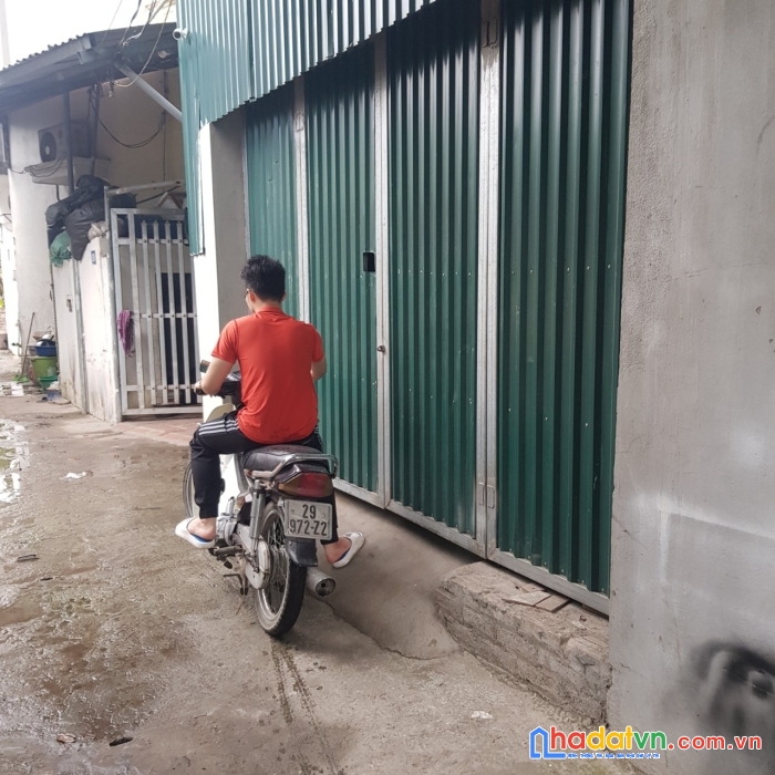 Tôi cần bán nhà tại quyết tiến vân côn hoài đức 50m2 đang có xưởng cho thuê lh 0987866900.
