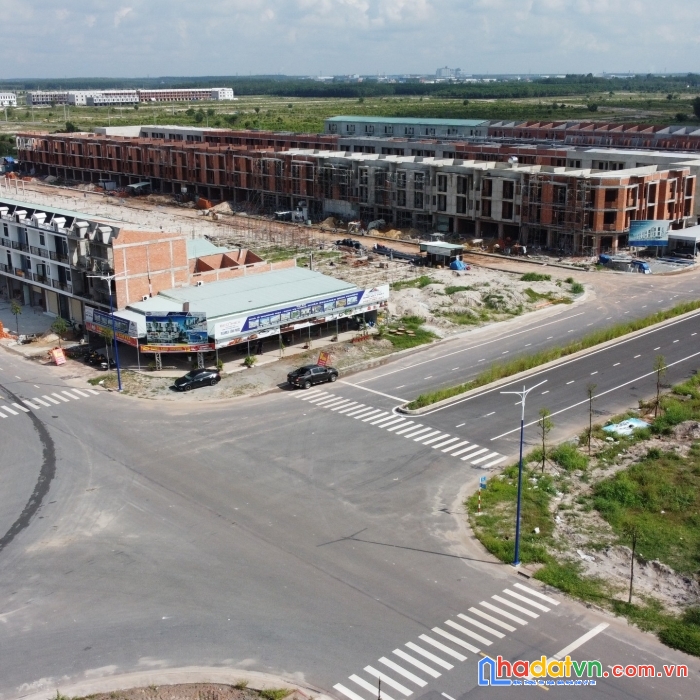 Bán gấp 3 nền đất becamex chơn thành, 150m2, giá chỉ 7 - 9 triệu/m2.