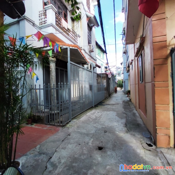 Bán biệt thự phố trạm, lô góc, 142m2 3 tầng, chỉ 7.5 tỷ.