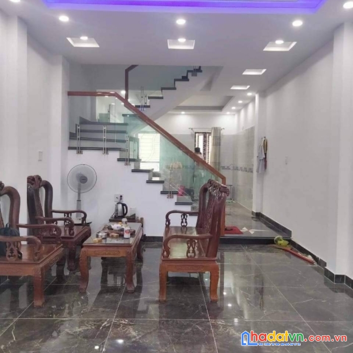 Bán nhà mặt ngõ miếu hai xã ô tô vào tận nhà