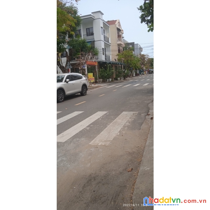 Diện tích: 90m , mặt tiền đường 2/9 ,nằm trên trục đường chính 20m2 (nở hậu ).