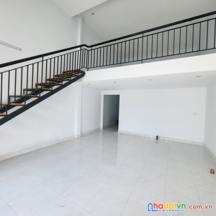 Bán nhà gác lừng đúc nguyễn công hoan vào ở ngay