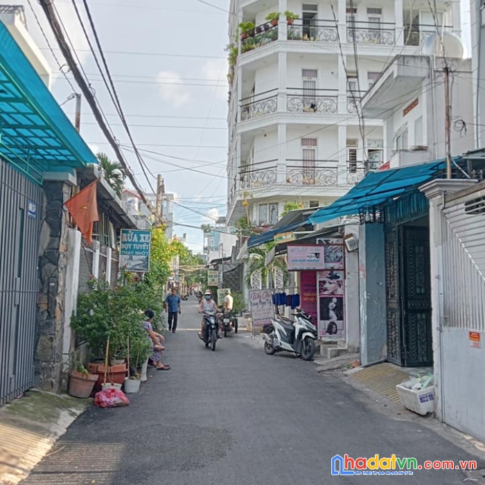 Bán nhà hẻm xe hơi quay đầu, cách 1 căn ra mặt tiền nguyễn văn khối gò vấp, 80m2 chỉ nhỉnh hơn 4 tỷ