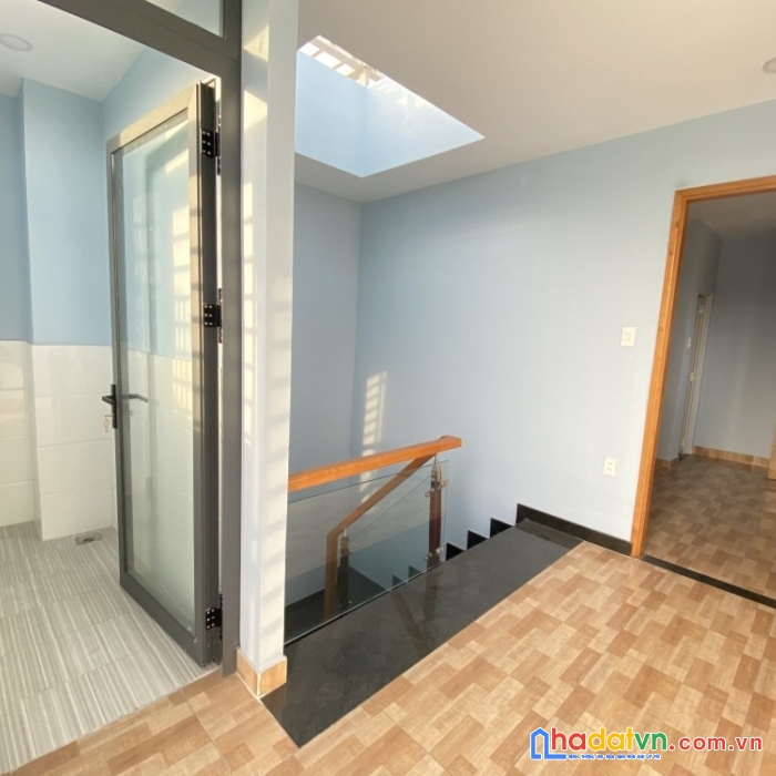 Nhà 3 tầng rộng rãi 79m2 hẻm oto bình trị đông giá 6.1 tỷ