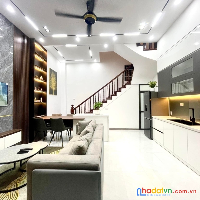 Cực hiếm! bán gấp nhà hoàng văn thái 50m2x5t mt 4m, ô tô tránh giá 6.5 tỷ