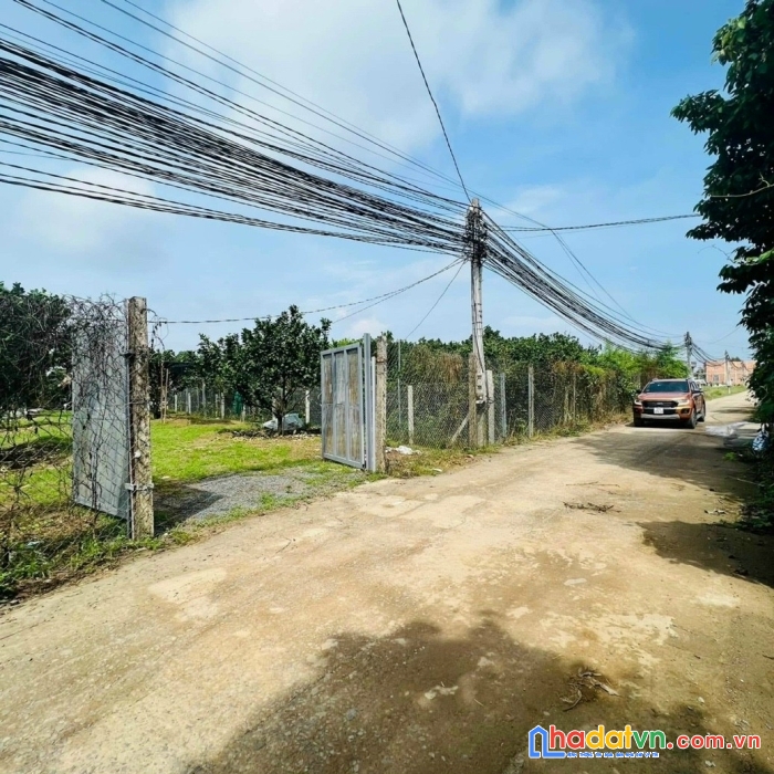 Gia đình cần bán nhà vườn view suối cực đẹp - giá tốt
