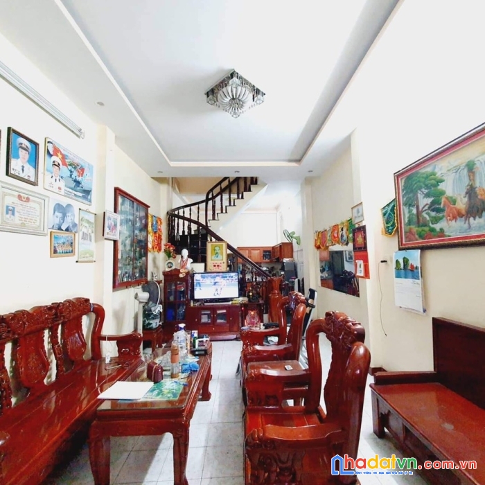 Cần ra nhanh nhà ngang 8m chia 2 căn vừa ở vừa cho thuê