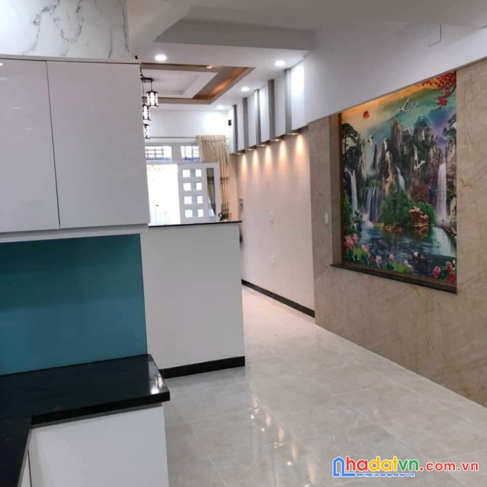 Bán nhà ngay trung tâm p.linh trung tp.thủ đức dt giá chỉ 5,7 tỷ.