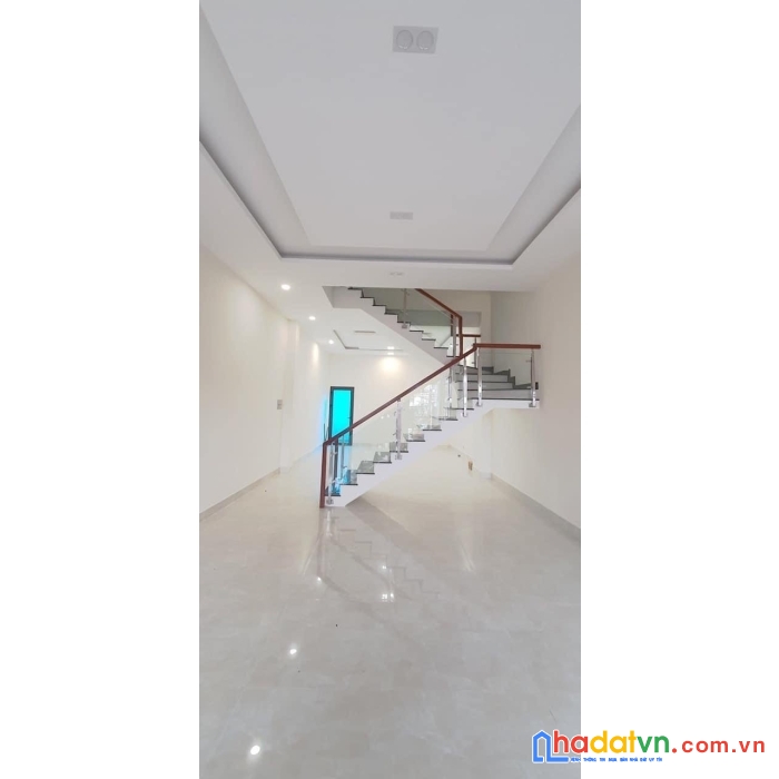 Mặt tiền thạch lam, tân phú, 3 tầng, 4 phòng ngủ cần bán gấp.
