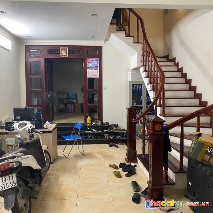 Bán nhà giáp nhất trung tâm thanh xuân ô tô vào nhà, nhà thoáng sáng