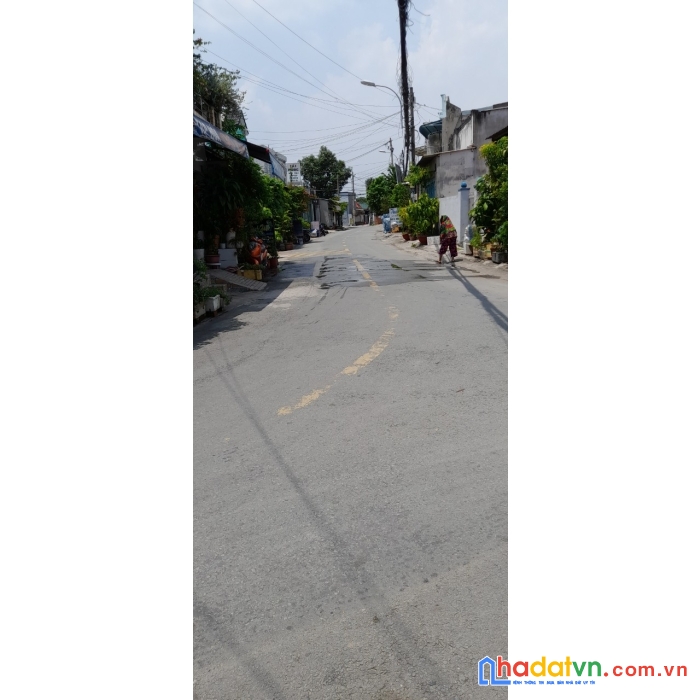 Nhà cần bán 235m2 đường lớn 7m ngang 7m thới tam thôn hóc môn 7.9 tỷ