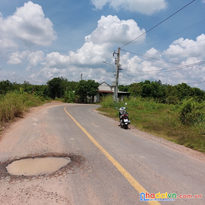 Chính chủ cần tiền bán lô đất 409.3m2 đất phú giáo