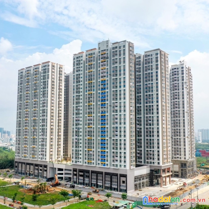 Cần bán căn 2pn q7 saigon reverside giá 2,7 tỷ . lh:0983146439