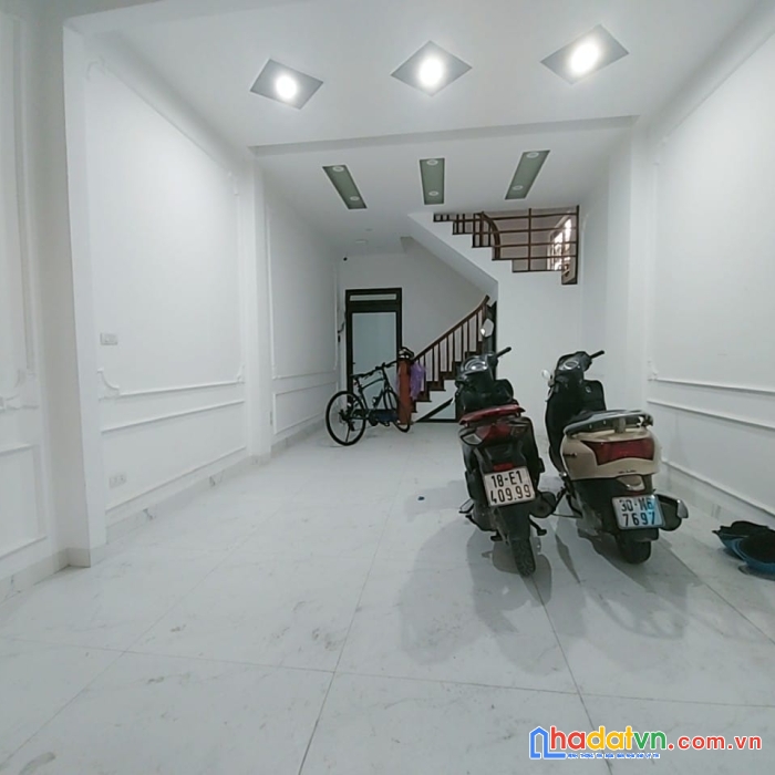 Bán nhà ,hồ tùng mậu ,siêu đẹp , ngõ thoáng, diện tích 50m x5 tầng, mặt tiền 3,6m ,giá hơn 5 tỷ