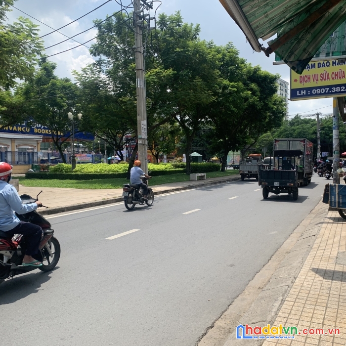 Bán nhà mt kênh nước đen - bình long, 8.4x20m, 6 t + thang máy, 23 tỷ