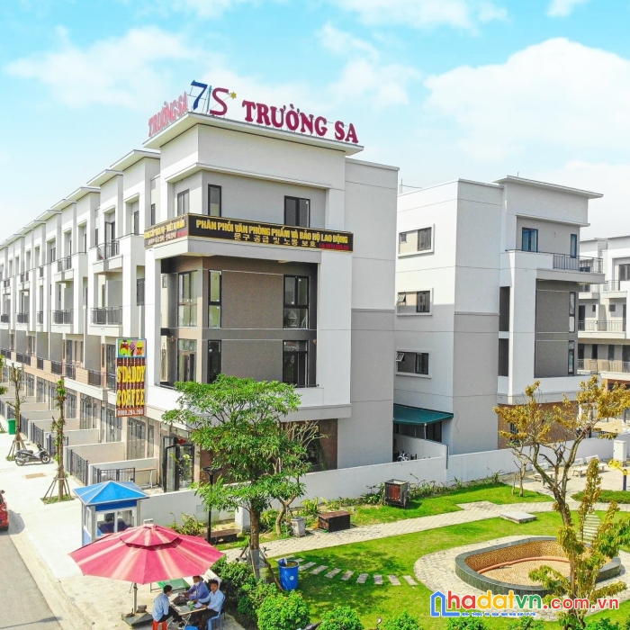 Bán nhà 4 tầng trung tâm từ sơn, cách long biên 15p giá chỉ 4,4 tỷ/căn
