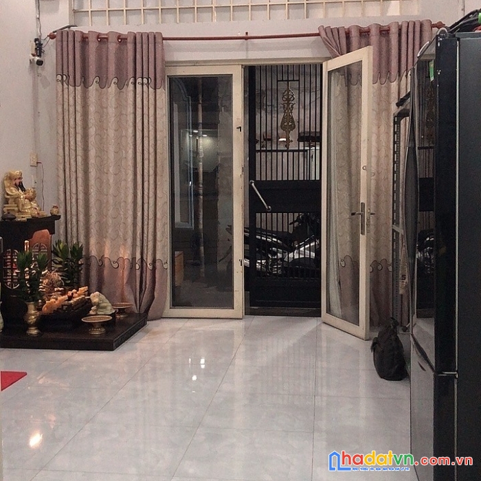 Chính chủ bán nhà lạc long quân tân bình 4,9 tỷ. hẻm ba gác, 3 lầu 4x11m