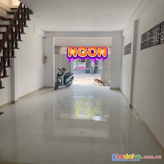 Mặt tiền. đường phạm thế hiển, ven sông, quận 8.