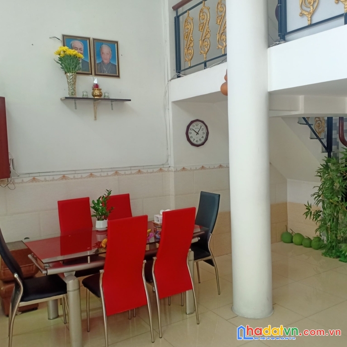 Ngộp tài chính bán gấp gấp nhà hxh - thoại ngọc hầu -bề ngang 5.8m khủng - 98m2 - 3 tầng - giá 9.6
