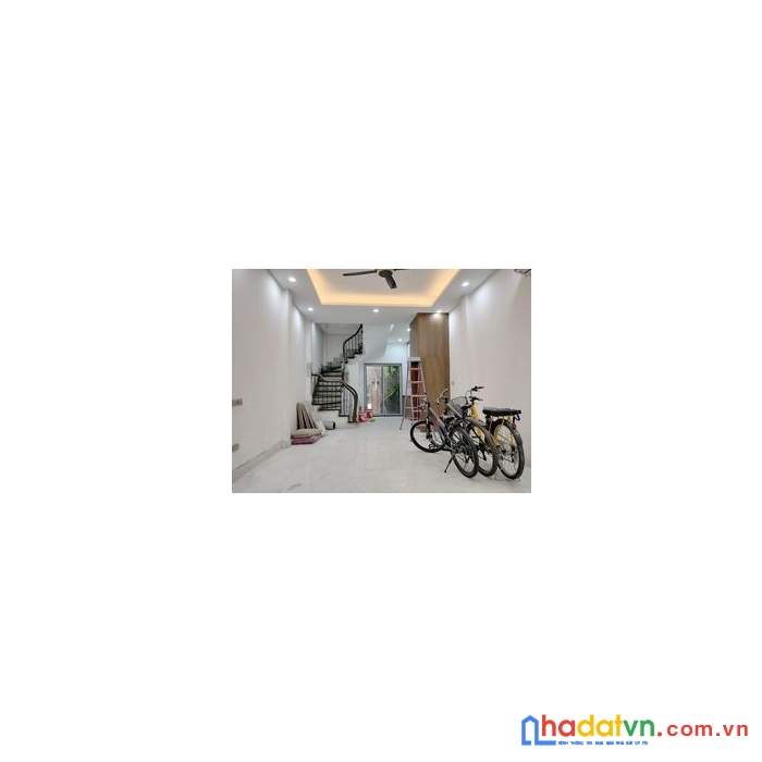 Bán nhà chính chủ phố văn cao, ba đình 45m2 5 tầng ngõ thông vài bước ra phố chỉ 6,4 tỷ.