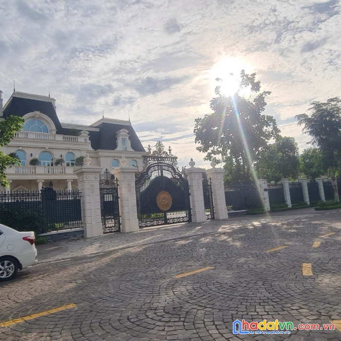 Biệt thự elegant park villa thạch bàn, paris giữa lòng hà nội, vinhomes cũng phải cúi đầu.