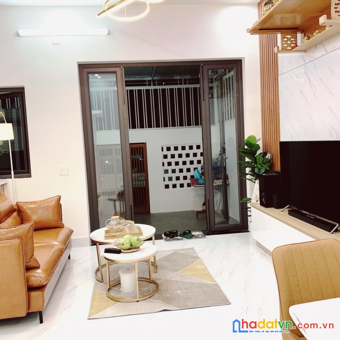 Xe hơi đỗ cửa hẻm thông tứ tung- thạnh xuân 52- p thạnh xuân quận 12