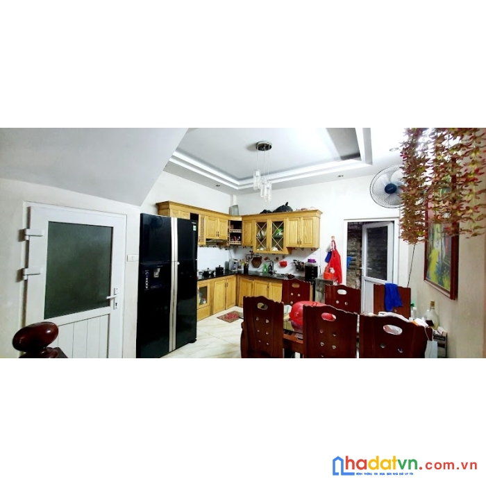  trần quốc hoàn, ô tô qua nhà ngõ thông, kinh doanh.