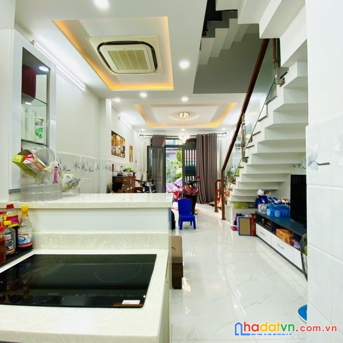 Bán nhà hẻm xe hơi lý thường kiệt, tân bình, 45m2, 5 tầng