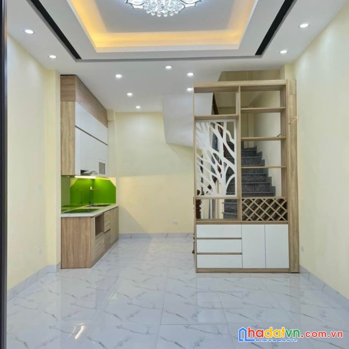Chủ nhà  muốn bán gấp nhà  chính kinh 47m 3 tầng 4.1 tỷ nhà đẹp ba gác vào tân nơi.