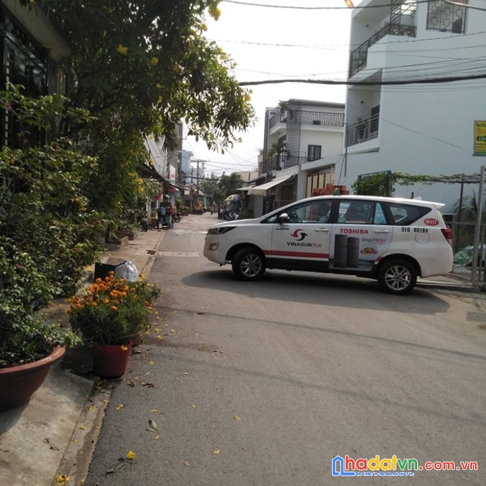 Bán nhà 2 mặt tiền sát vạn phúc city_hẻm xe tải_sổ full 133m2(ngang 7,6m)_giá 12,5 tỷ.